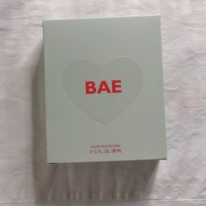 KKW Kimoji Hearts Bae